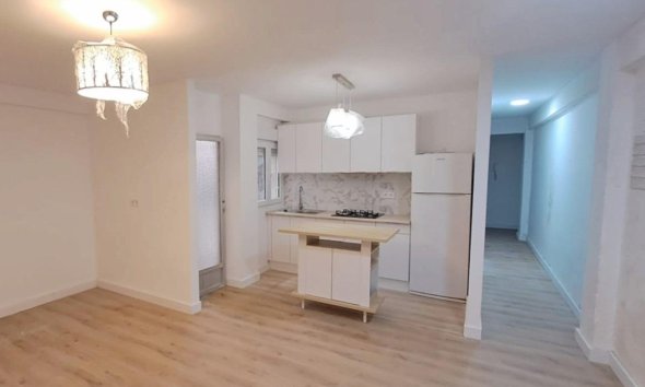 Apartment - Resale - Torrevieja -
                Centro