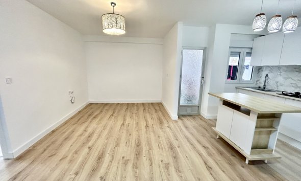 Apartment - Resale - Torrevieja -
                Costa Blanca