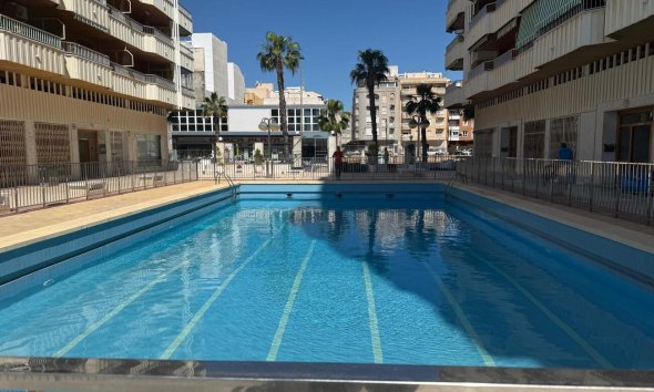 Apartment - Resale - Torrevieja - Playa del Acequión