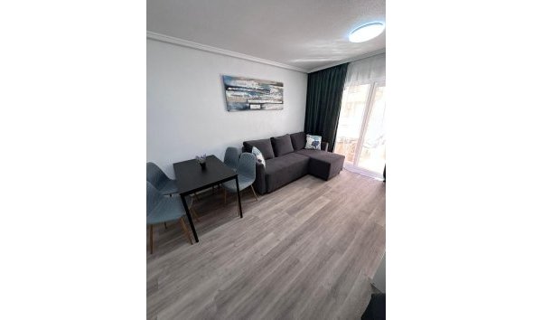 Apartment - Revente - Torrevieja - Centro - Muelle Pesquero