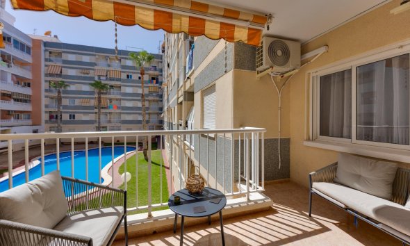 Apartment - Revente - Torrevieja -
                Centro