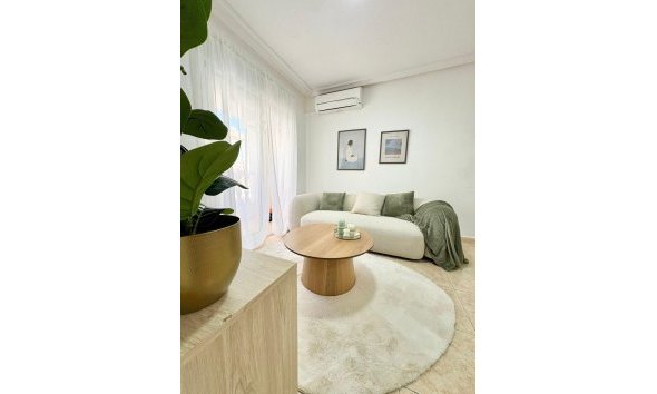 Apartment - Revente -
            Torrevieja - mjc-16514