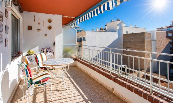 Ático - Reventa -
            Torrevieja - mjc-95060