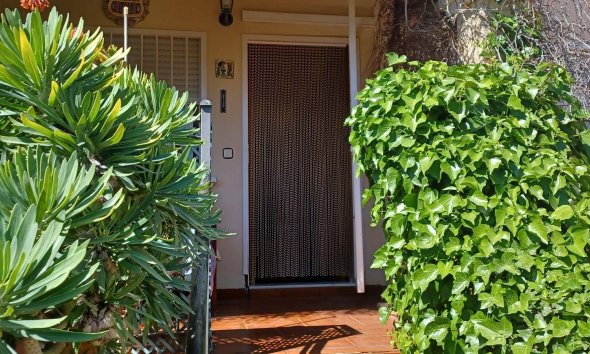 Bungalow - Resale - Orihuela Costa -
                Los Almendros-la Florida