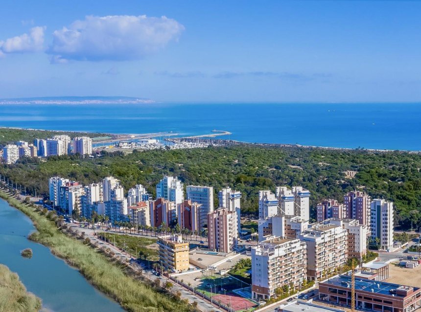 Obra nueva - Ático -
Guardamar del Segura - Avenida del Puerto