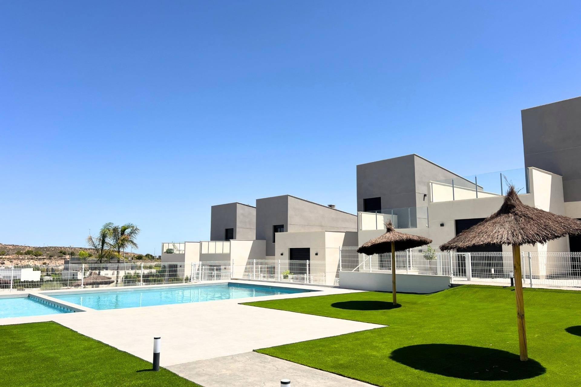 Obra nueva - Town House -
Banos y Mendigo - Altaona Golf