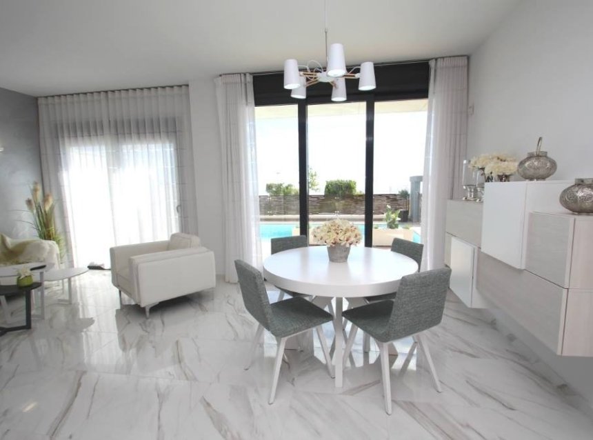 Obra nueva - Villa -
Orihuela Costa - Campoamor