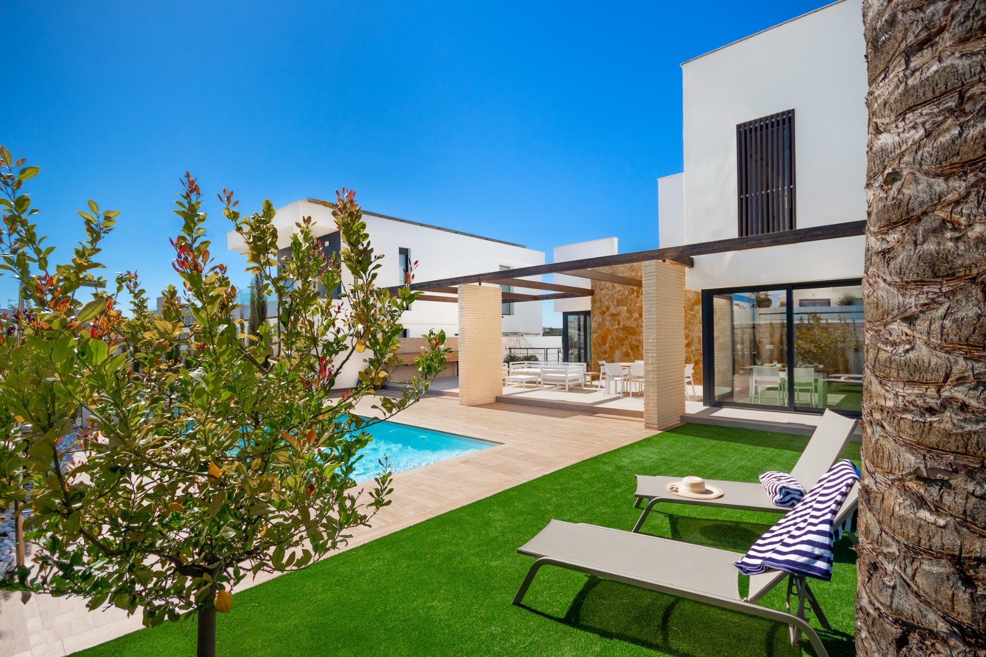 Obra nueva - Villa -
Orihuela Costa - Campoamor