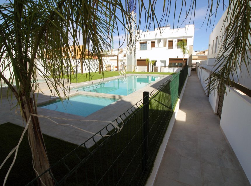 Obra nueva - Villa -
Pilar de la Horadada - parque Andromeda