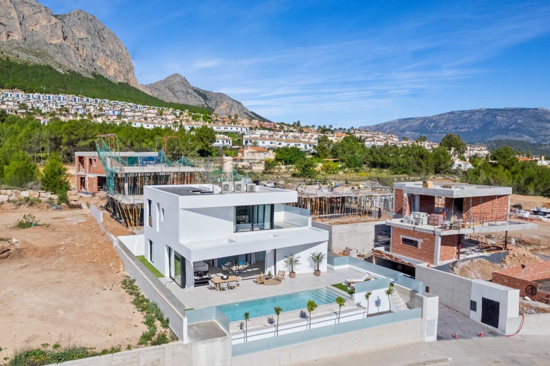 Obra nueva - Villa -
Polop - Urbanizaciones