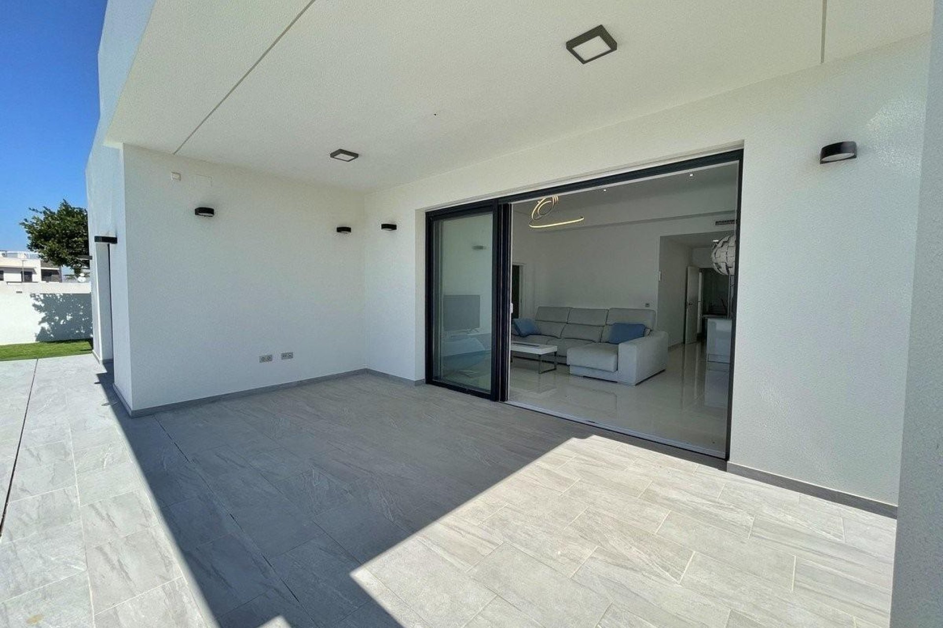 Obra nueva - Villa -
Rafal - polideportivo