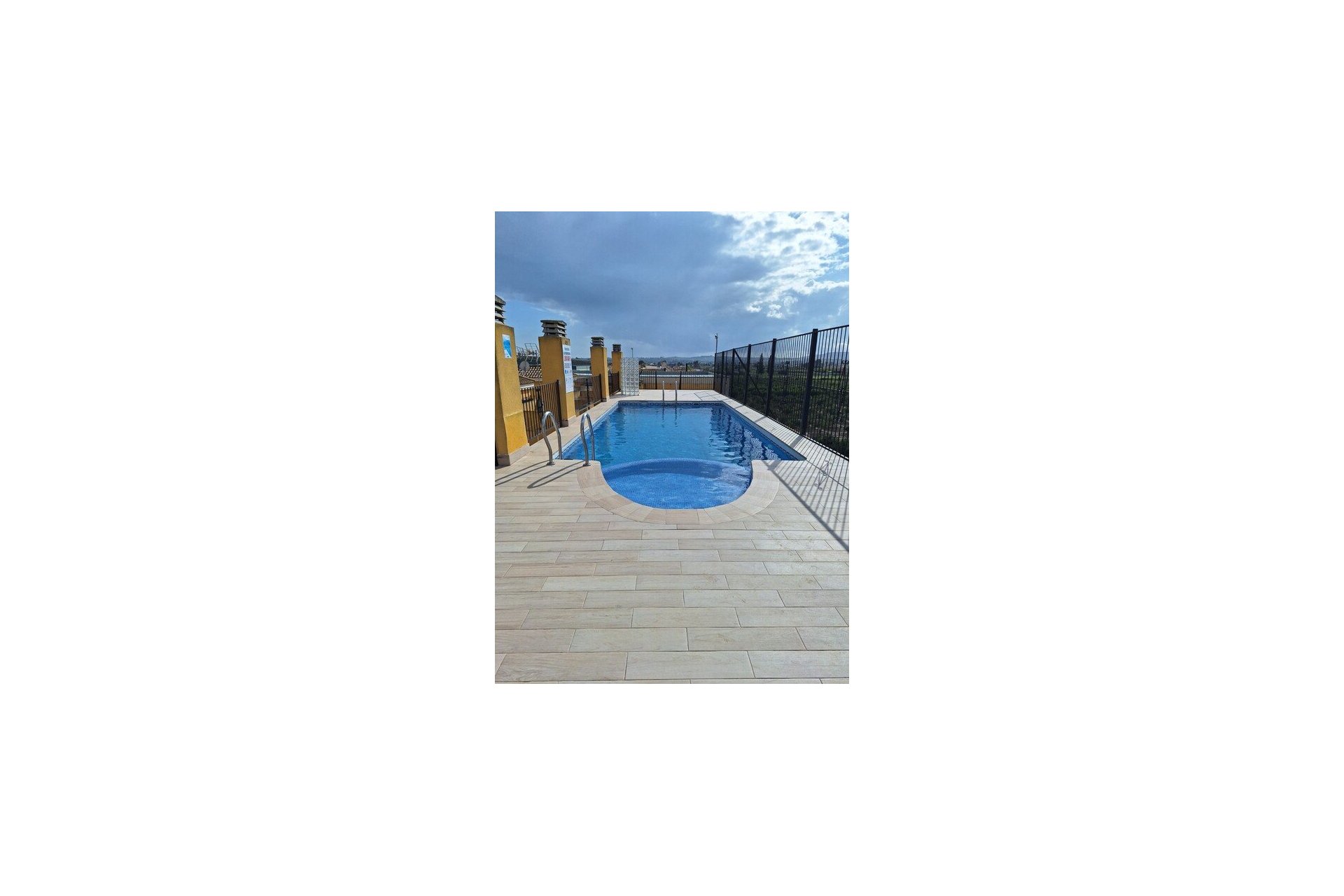Resale - Apartment -
Daya Nueva - Costa Blanca