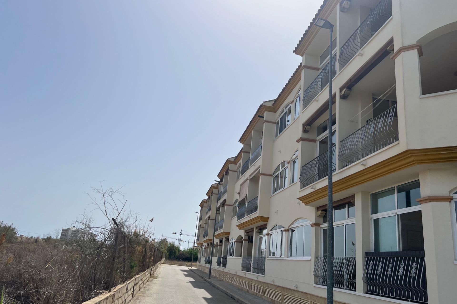 Resale - Apartment -
Dolores - Comunidad Valenciana