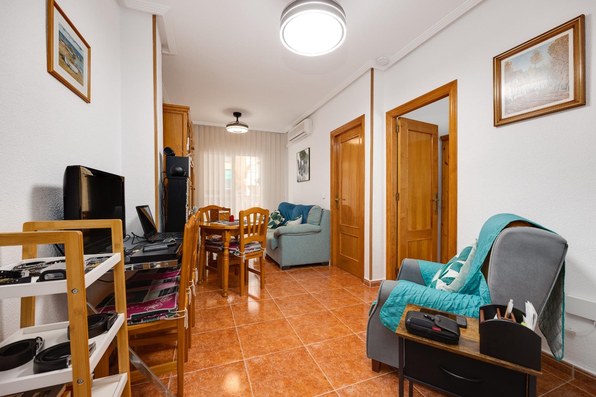 Resale - Apartment -
Guardamar del Segura - Pueblo