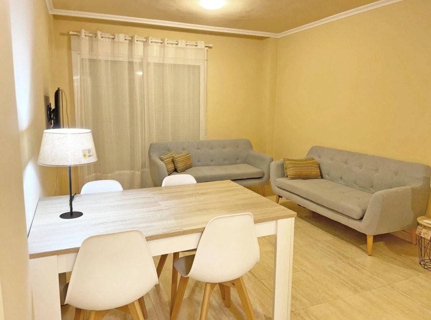 Resale - Apartment -
Guardamar del Segura - Puerto Deportivo
