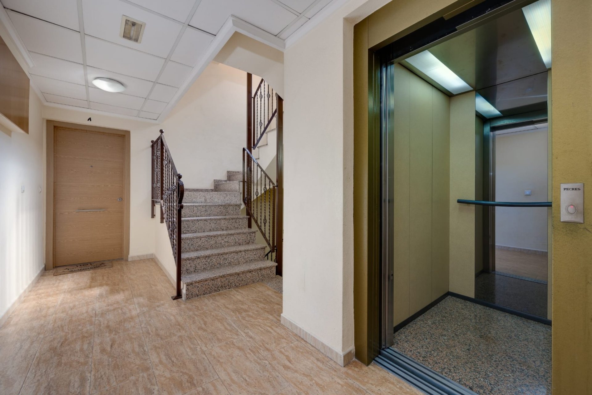 Resale - Apartment -
Jacarilla - Inland