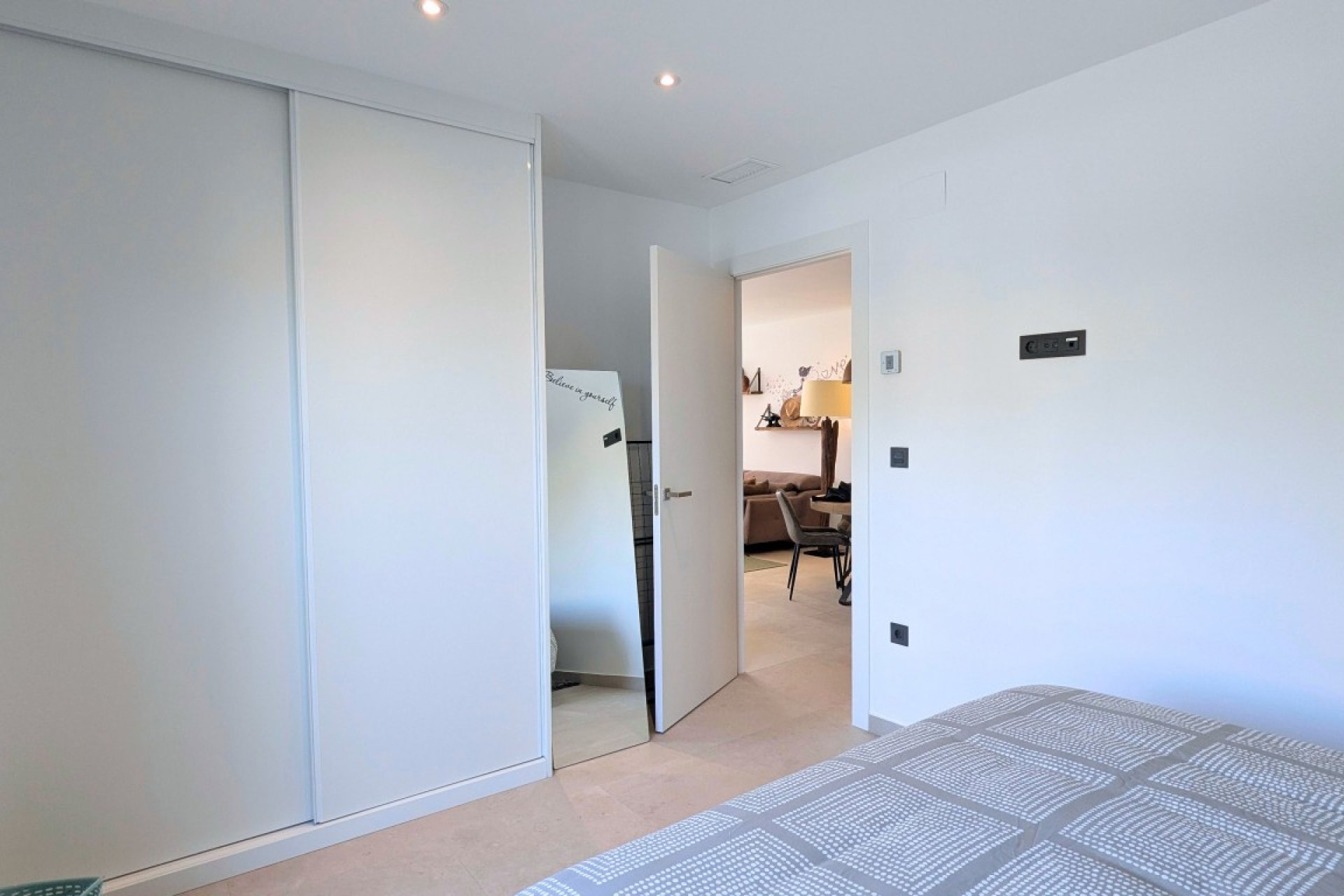 Resale - Apartment -
Lo Crispin - Inland
