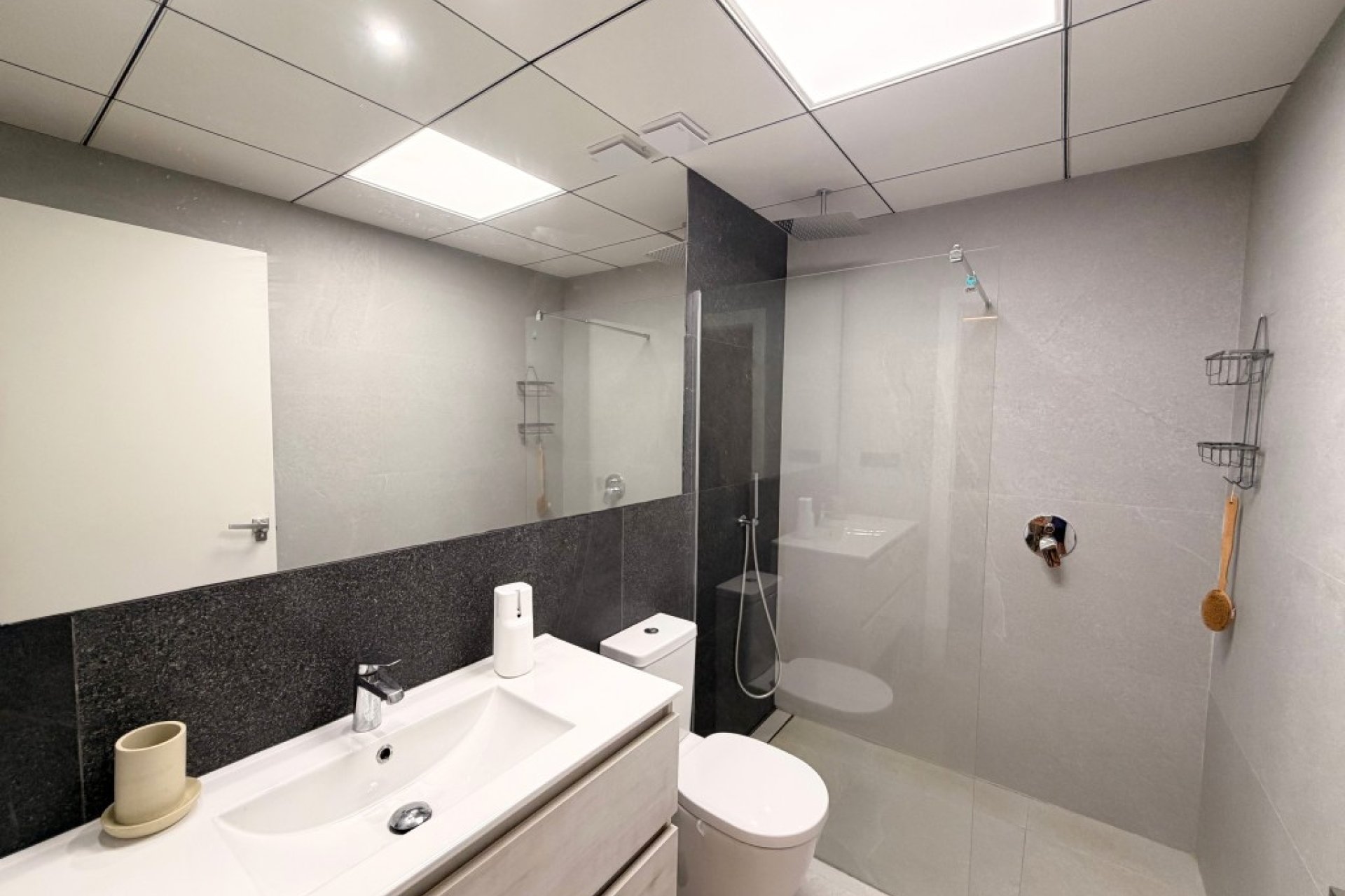 Resale - Apartment -
Lo Crispin - Inland
