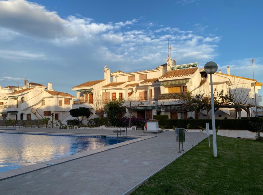 Resale - Apartment -
Pilar de la Horadada - Torre De La Horadada