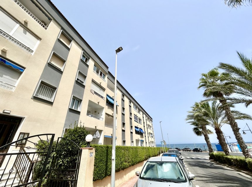Resale - Apartment -
Punta Prima - Costa Blanca