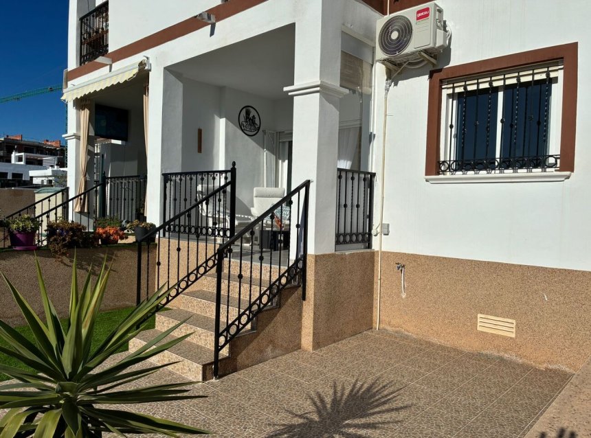 Resale - Apartment -
Punta Prima - Costa Blanca
