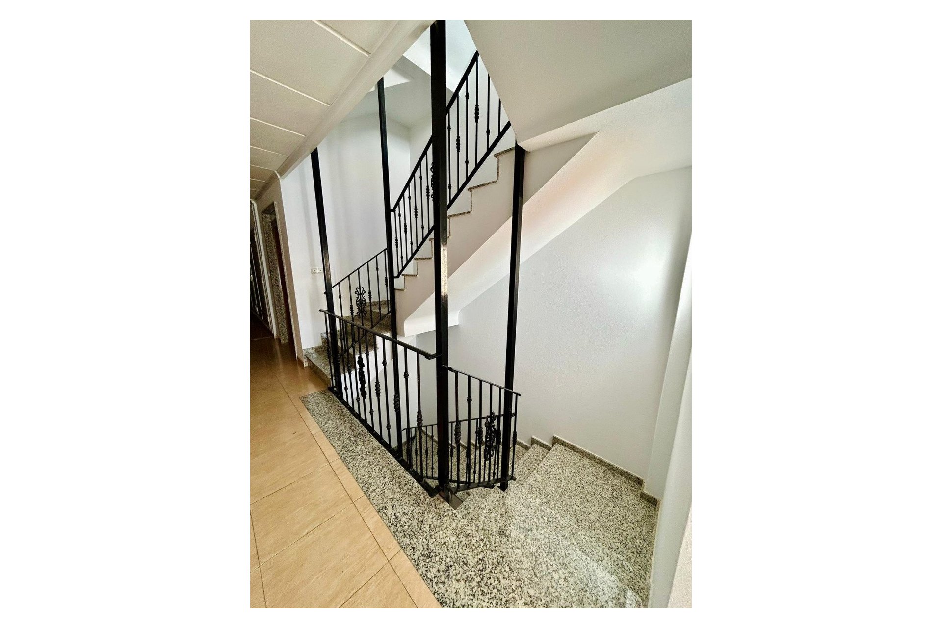 Resale - Apartment -
San Isidro - Inland