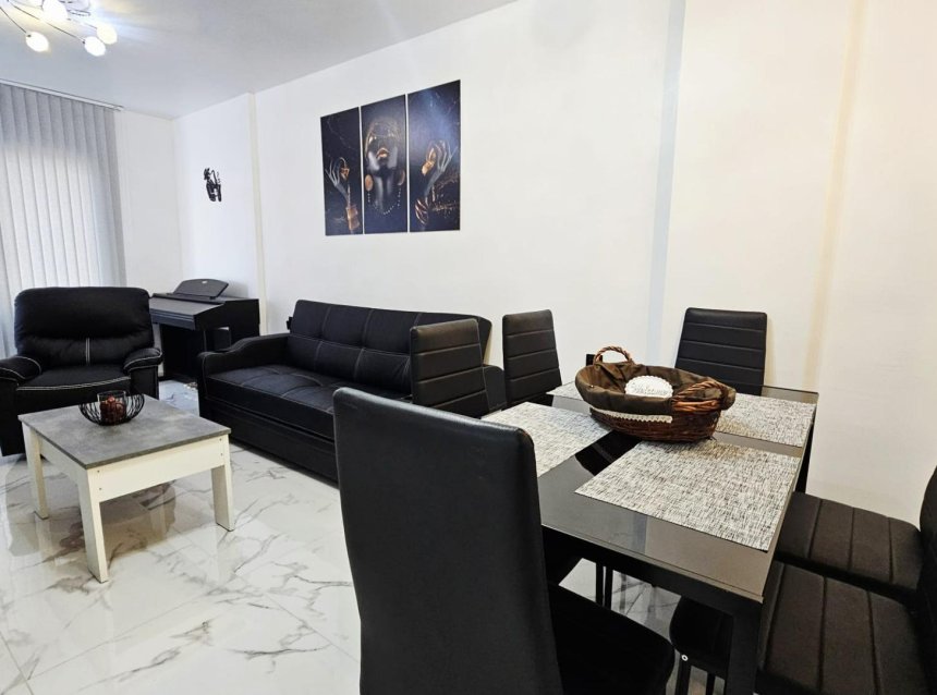 Resale - Apartment -
Torrevieja - Acequion