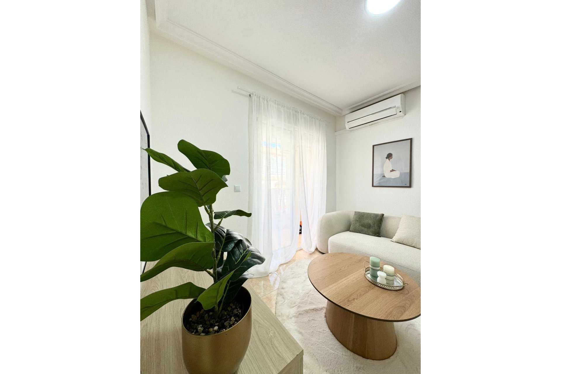 Resale - Apartment -
Torrevieja - Antonio Machado