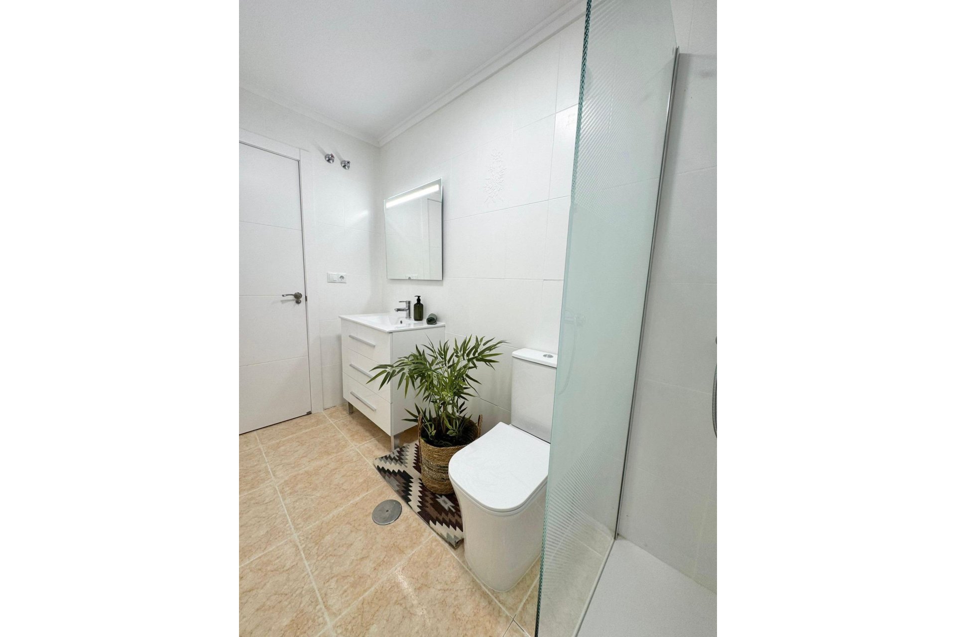 Resale - Apartment -
Torrevieja - Antonio Machado