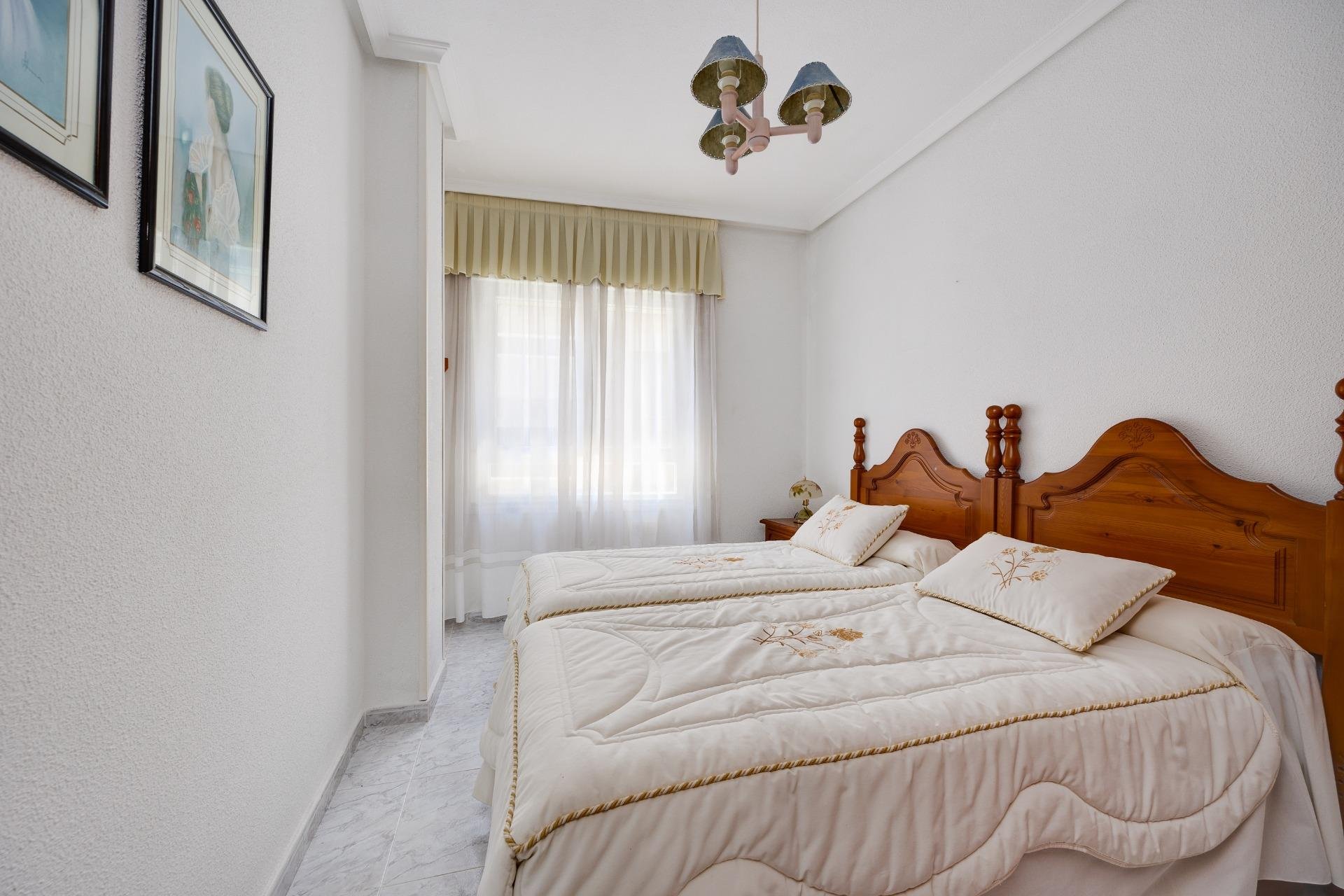 Resale - Apartment -
Torrevieja - Antonio Machado