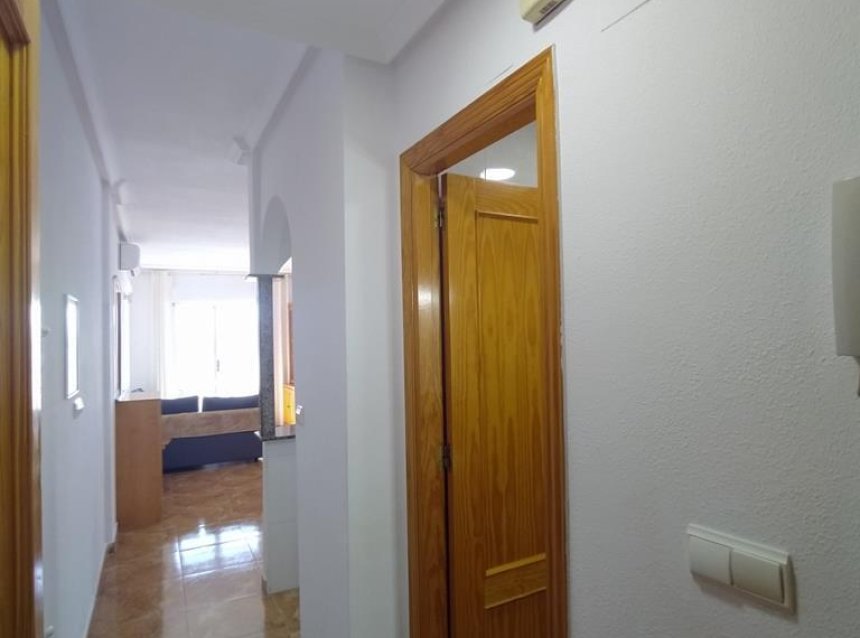 Resale - Apartment -
Torrevieja - CASCO URBANO