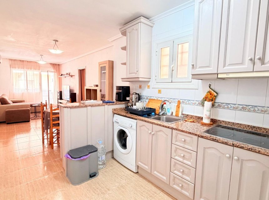 Resale - Apartment -
Torrevieja - Centro - Muelle Pesquero