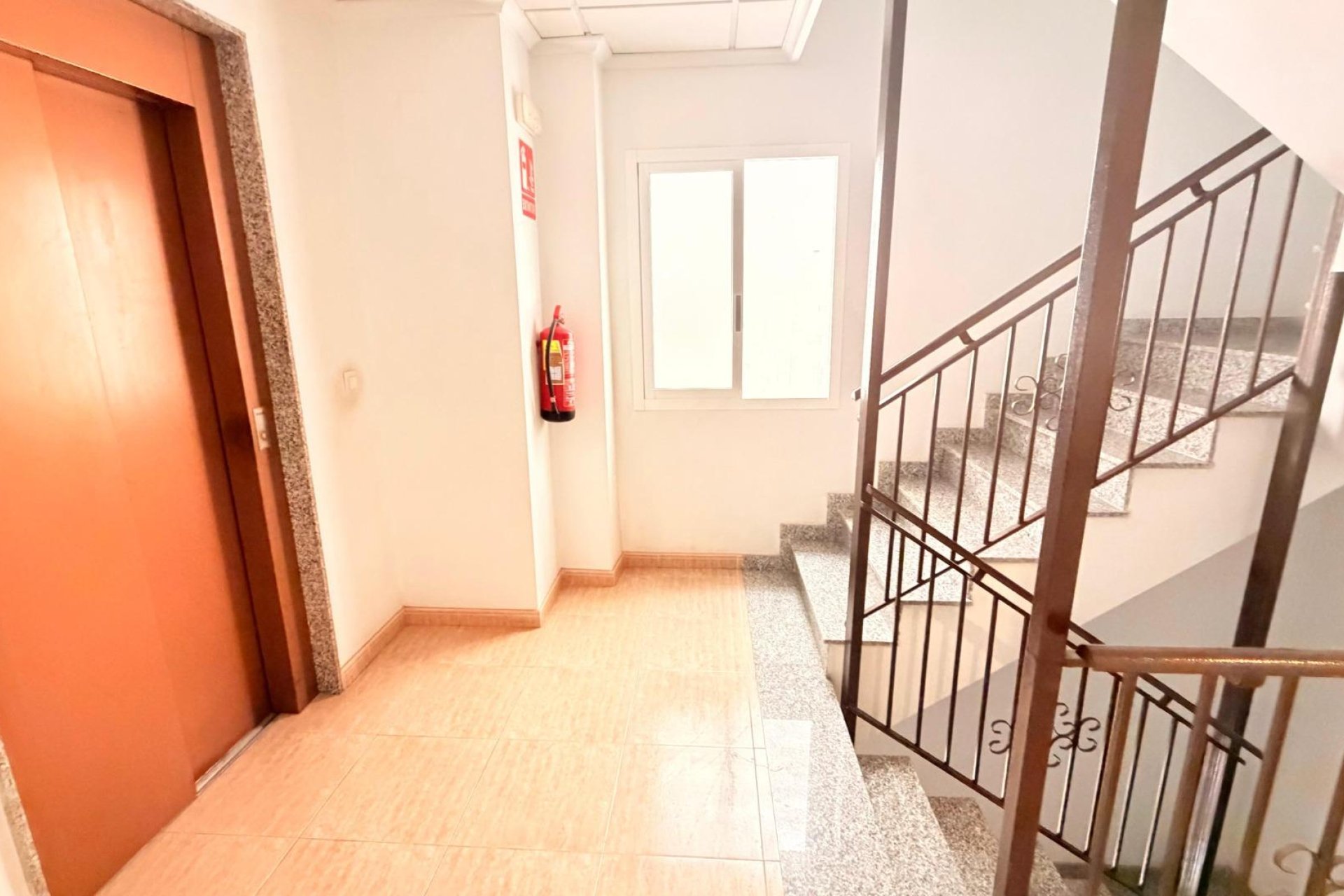 Resale - Apartment -
Torrevieja - Centro - Muelle Pesquero