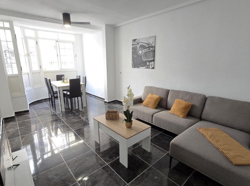 Resale - Apartment -
Torrevieja - Centro - Muelle Pesquero