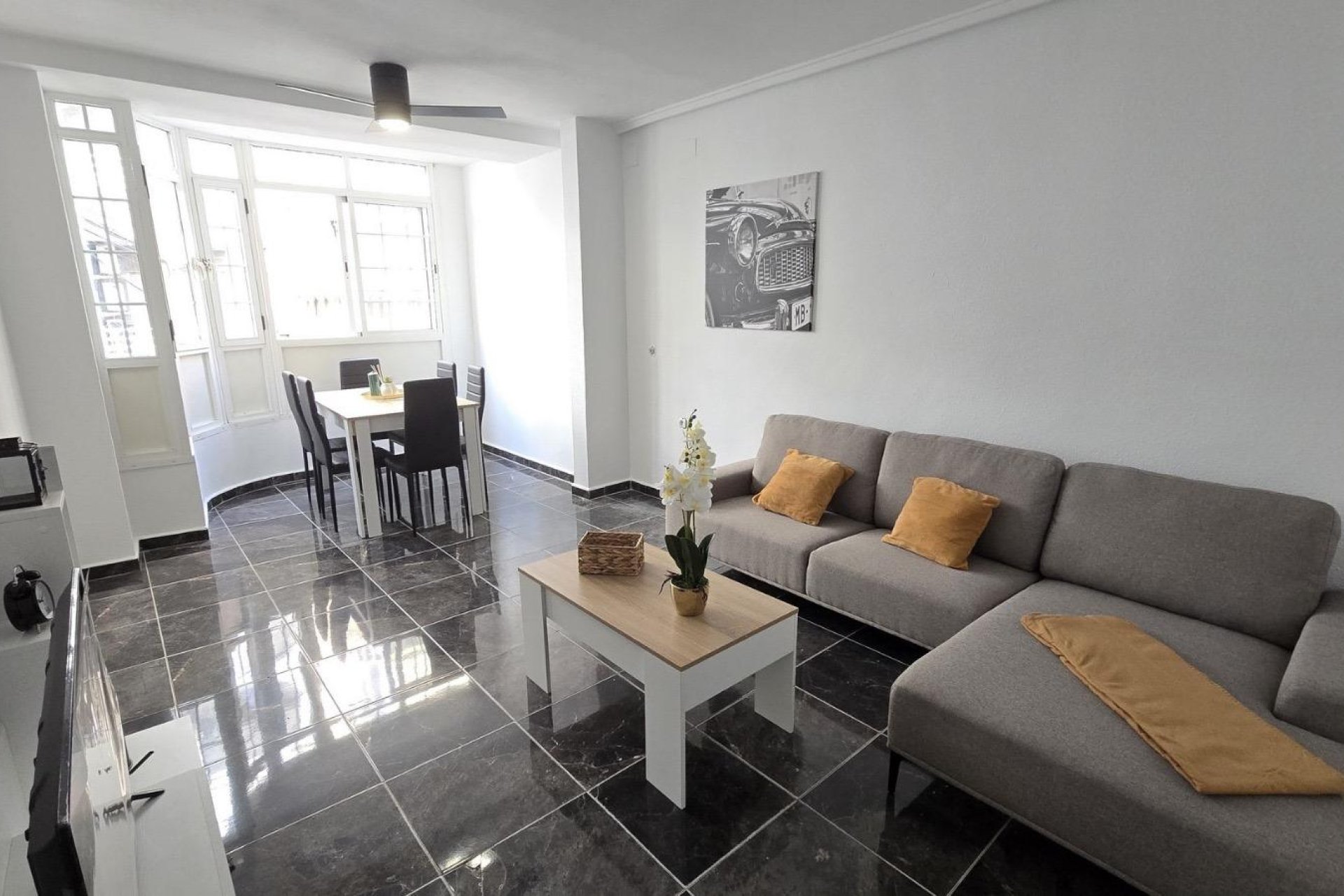 Resale - Apartment -
Torrevieja - Centro - Muelle Pesquero