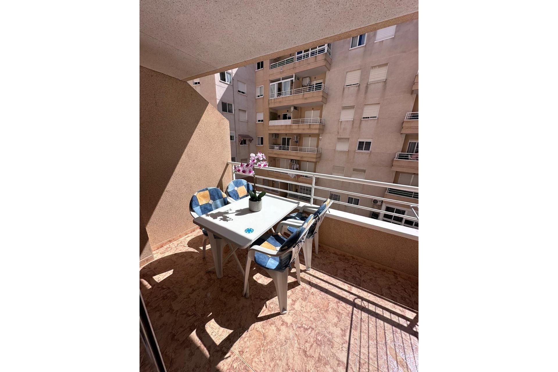 Resale - Apartment -
Torrevieja - Centro - Muelle Pesquero