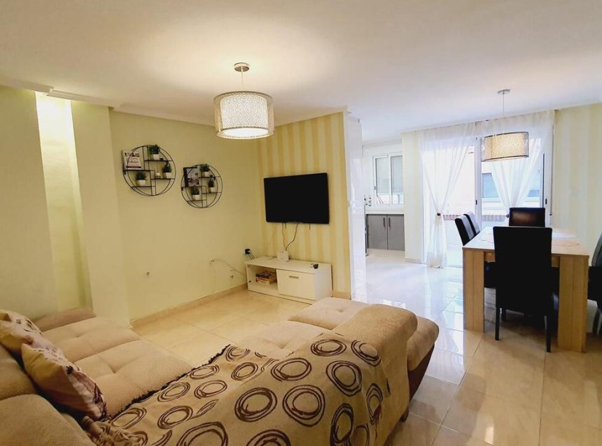 Resale - Apartment -
Torrevieja - Centro