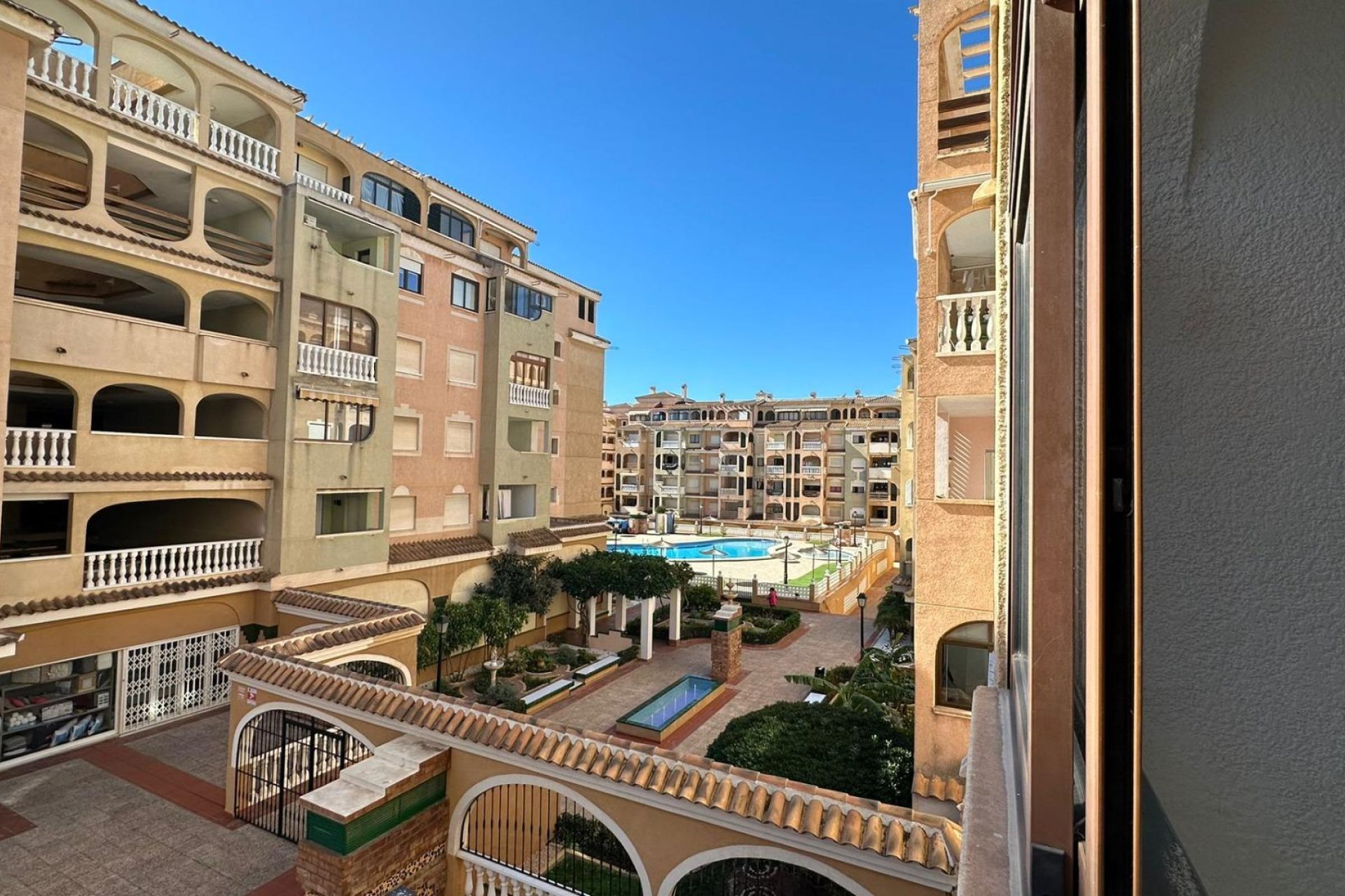 Resale - Apartment -
Torrevieja - Centro