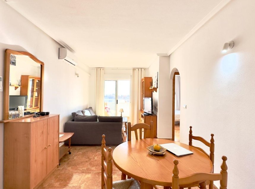 Resale - Apartment -
Torrevieja - Centro