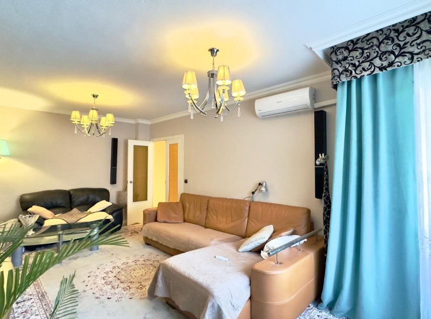 Resale - Apartment -
Torrevieja - Centro