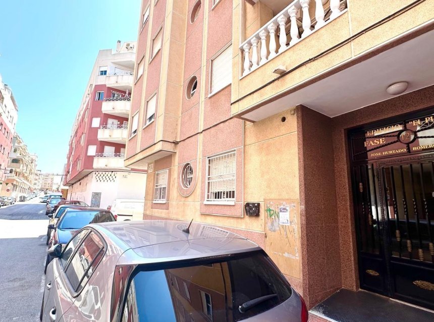 Resale - Apartment -
Torrevieja - Centro