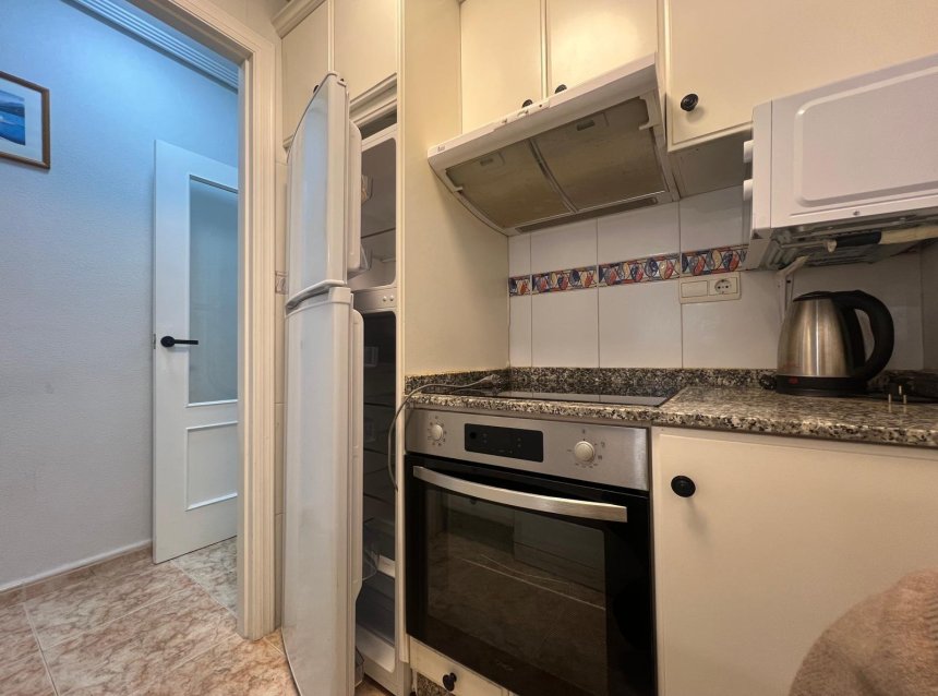 Resale - Apartment -
Torrevieja - Centro