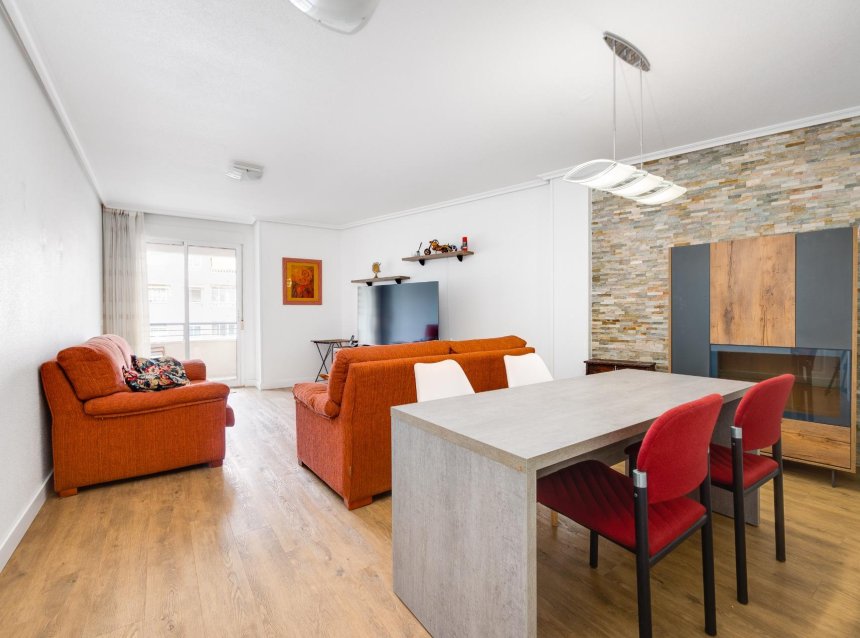 Resale - Apartment -
Torrevieja - Centro