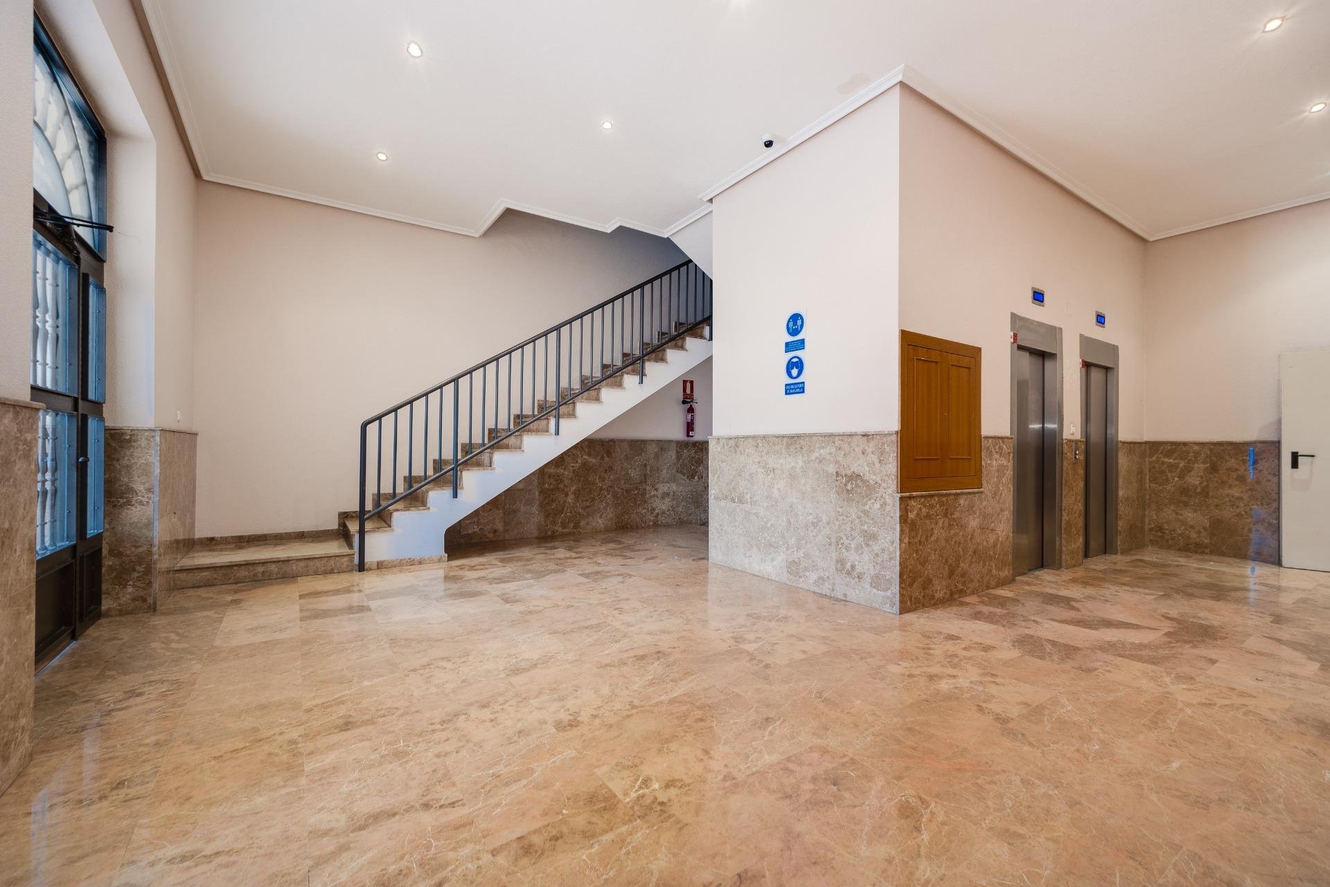 Resale - Apartment -
Torrevieja - Centro