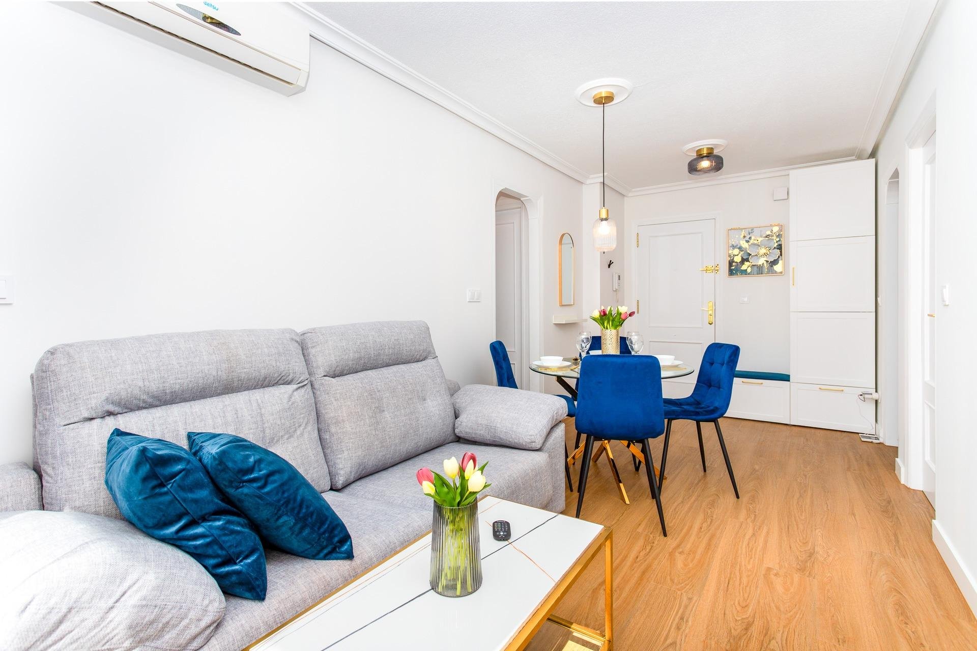 Resale - Apartment -
Torrevieja - Centro