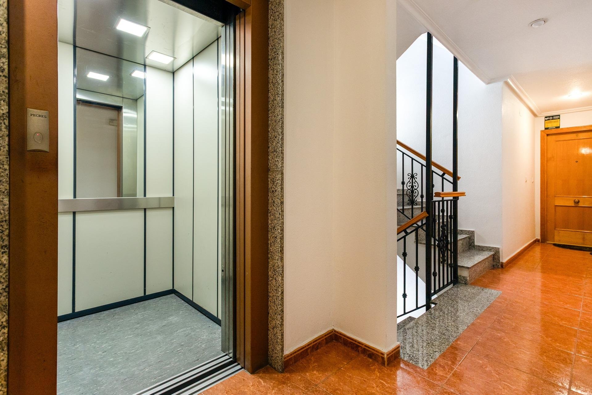 Resale - Apartment -
Torrevieja - Centro