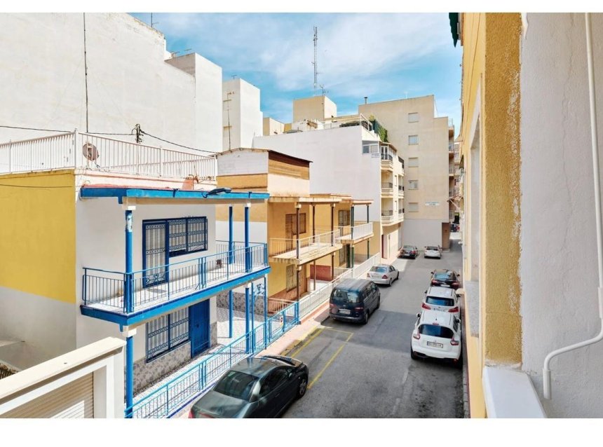 Resale - Apartment -
Torrevieja - Centro