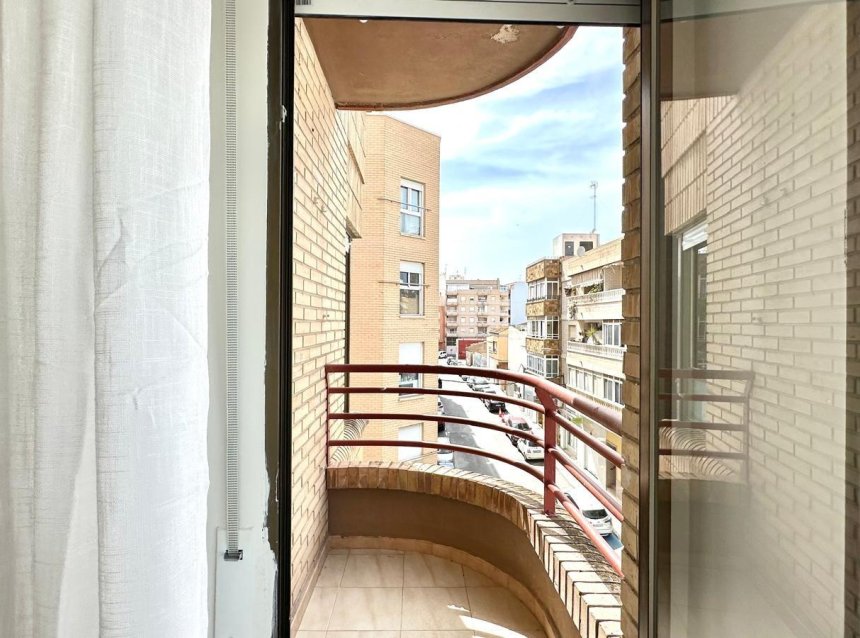 Resale - Apartment -
Torrevieja - Centro