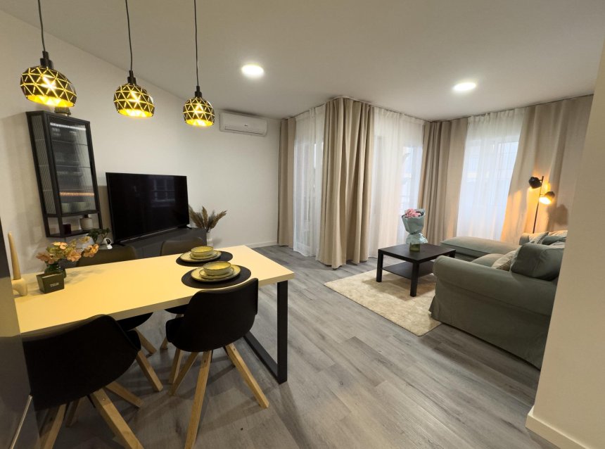 Resale - Apartment -
Torrevieja - Centro