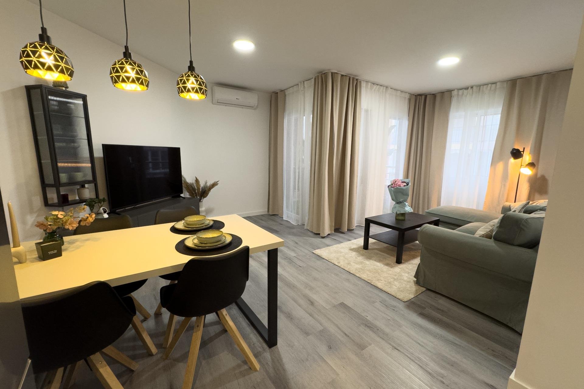 Resale - Apartment -
Torrevieja - Centro